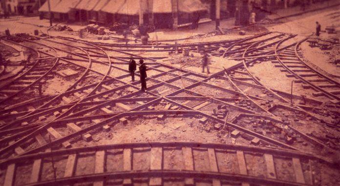 El laberinto español - Andrés Herzog El laberinto español - Andrés Herzog